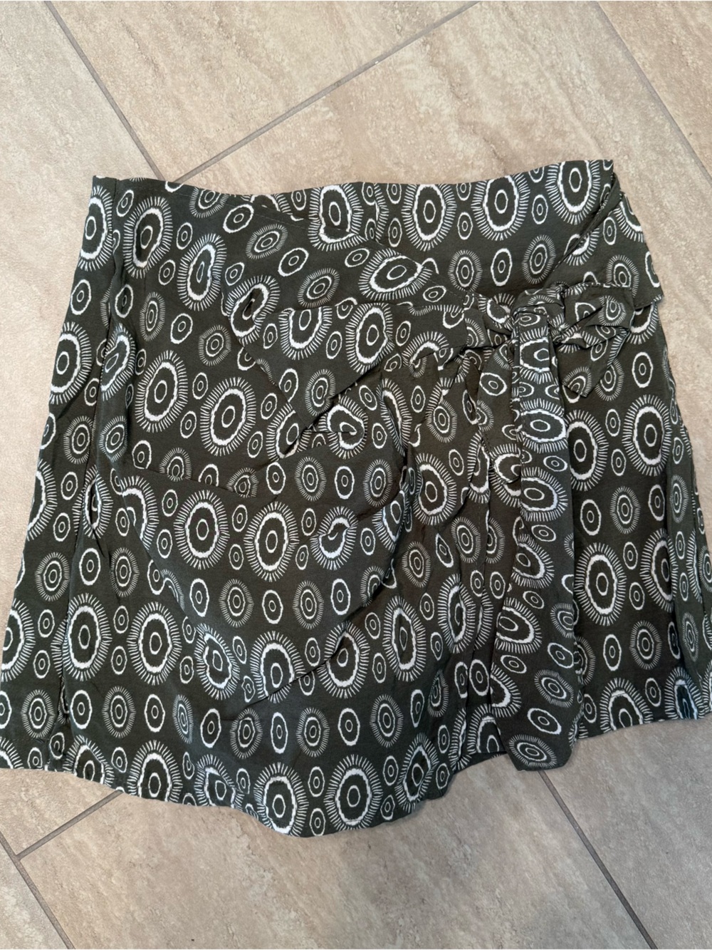 Zara skort green and white